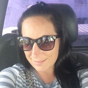 Meet your Posher, Annette